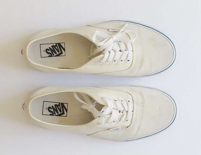 How to clean white canvas shoes