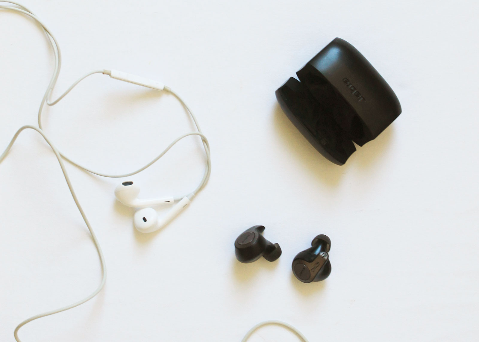 How to Clean Earbuds and Headphones