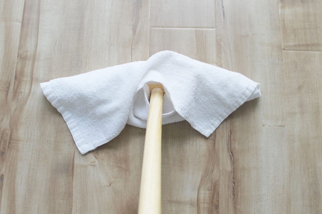 How to use a Cuban mop