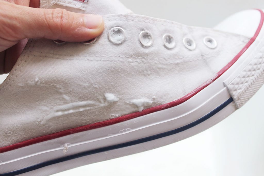 Whiten canvas shoes with this cleaning paste