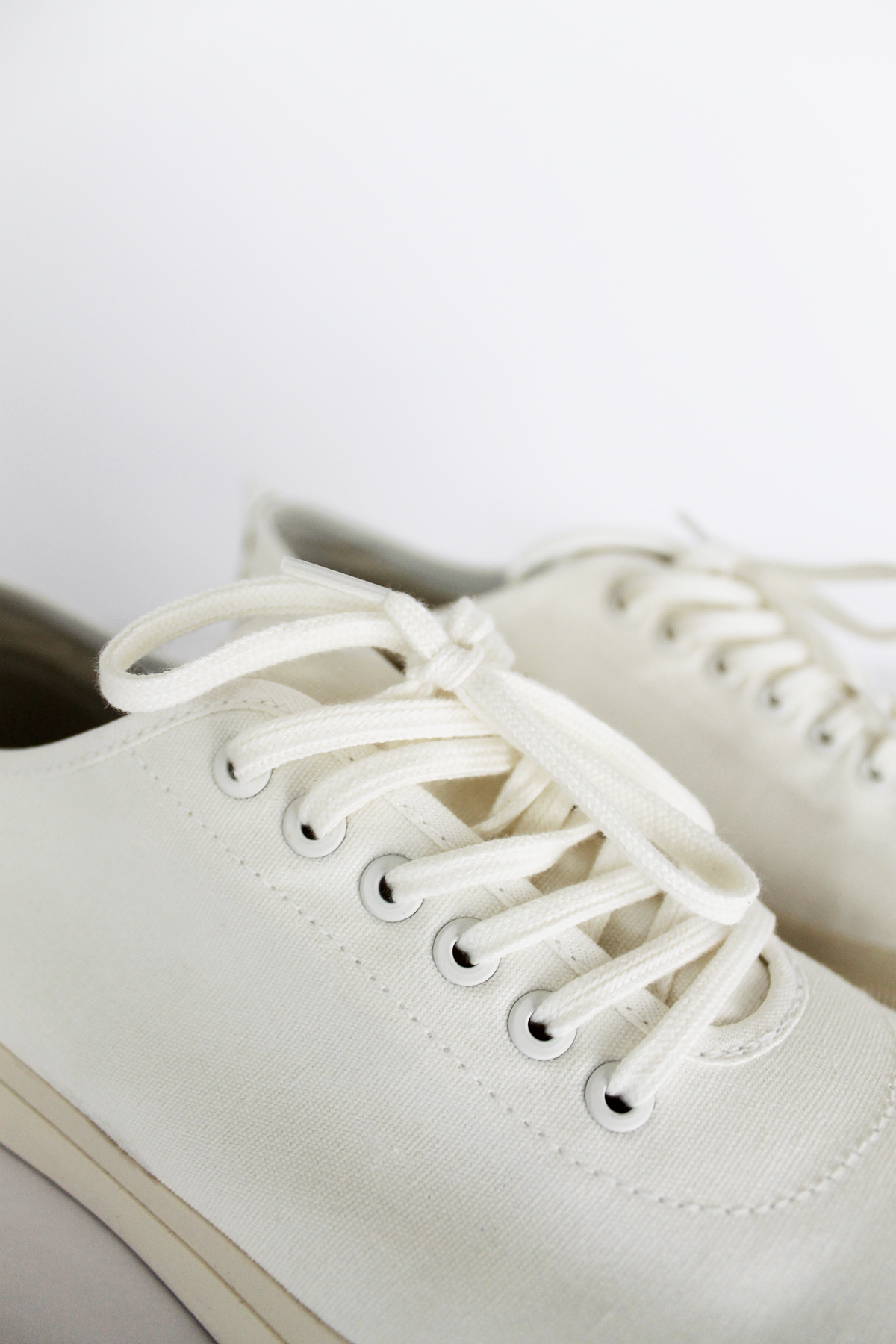 Seven Ultimate Ways - How to Clean White Shoes – Loom Footwear