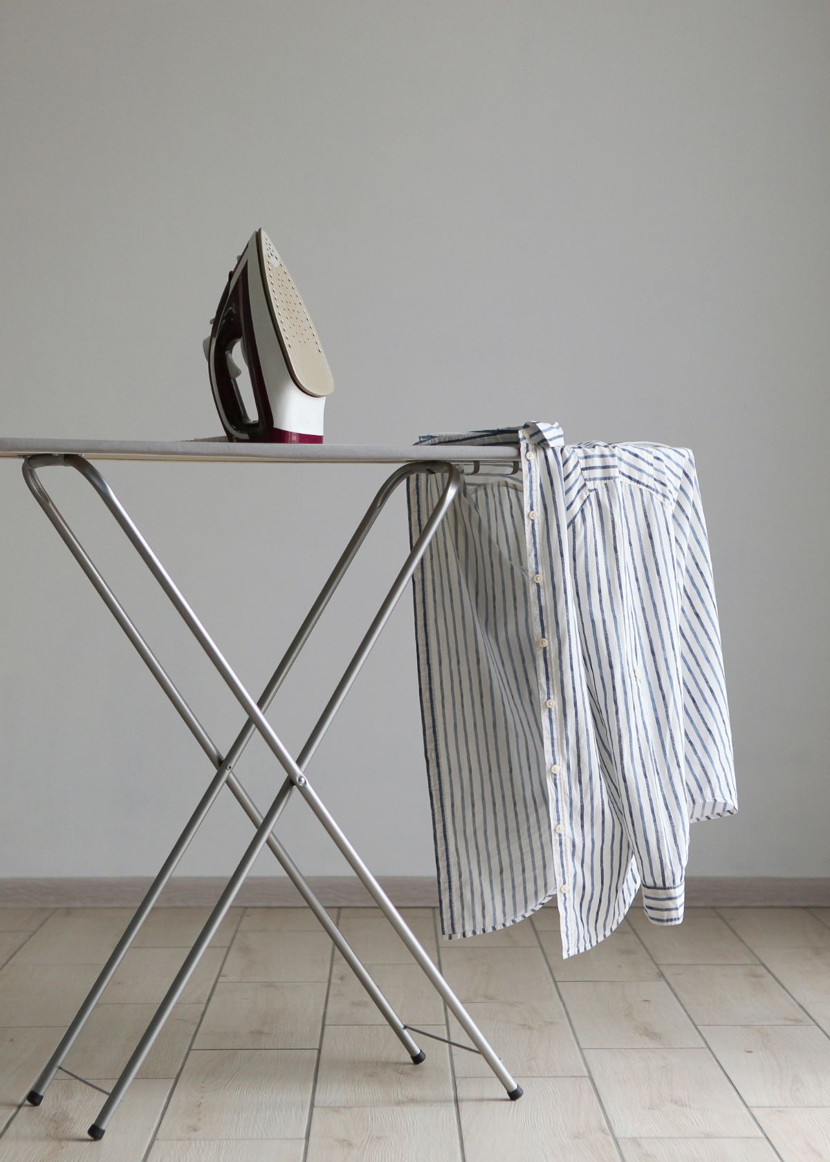 How to Close an Ironing Board