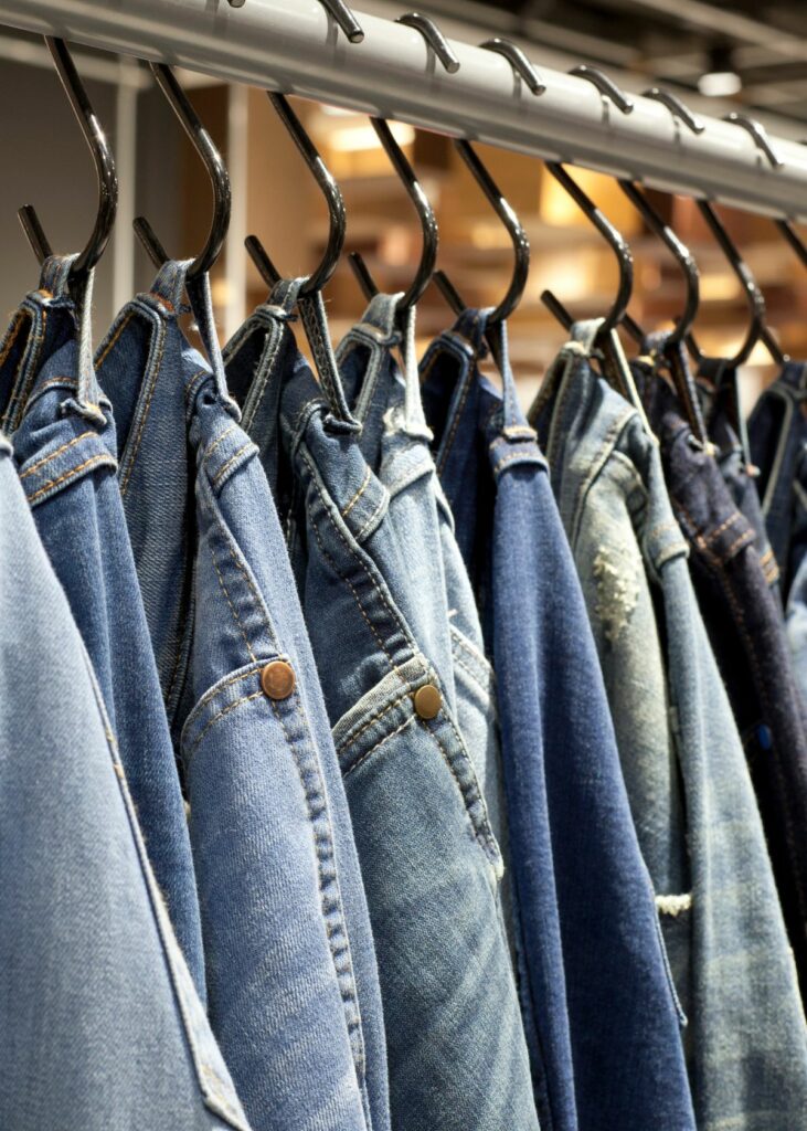 Jeans on s-hook hangers - How to organize jeans