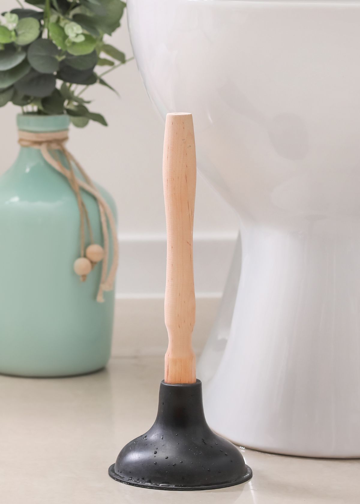 How to Clean a Toilet Plunger: 6 Methods