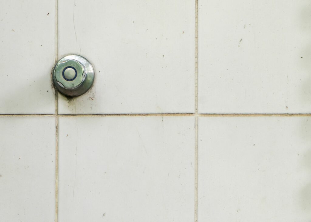 Identify the Cause of Your Dirty Tiles